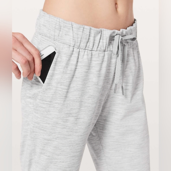 Lululemon Athletica "We Are From Space"- In Ice Gray - Picture 5 of 10